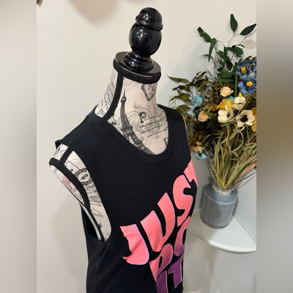 Nike Activewear Black and Pink Graphic Muscle Tee size XS - Picture 6 of 9